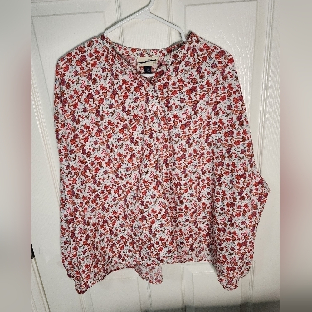 Universal Thread Red Floral Long Sleeve Blouse